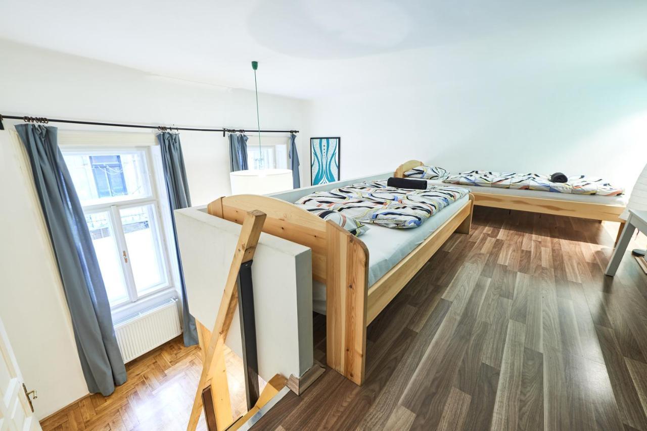 Large Apartment For Groups City Center Dist. VII Budapest Exteriör bild