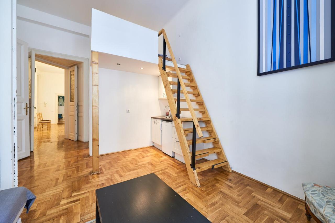 Large Apartment For Groups City Center Dist. VII Budapest Exteriör bild